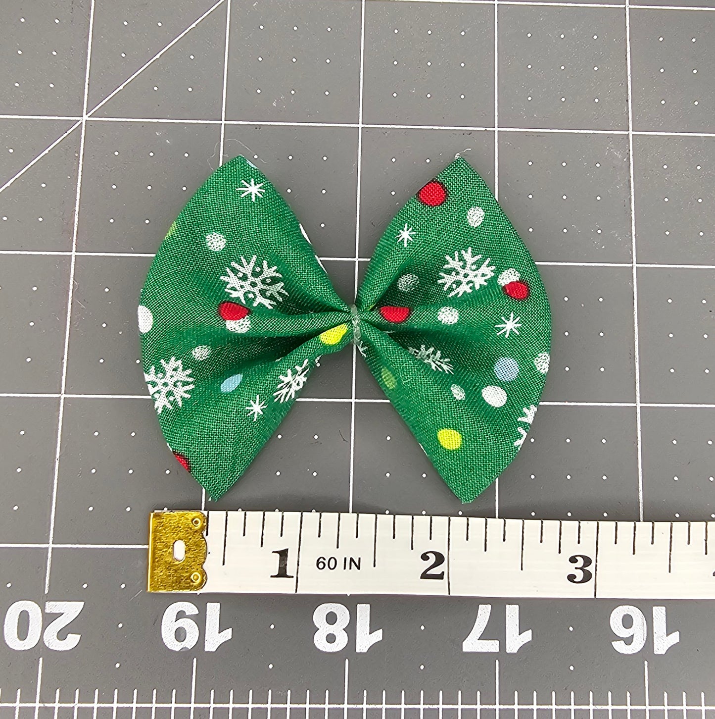 Green snowflake polka