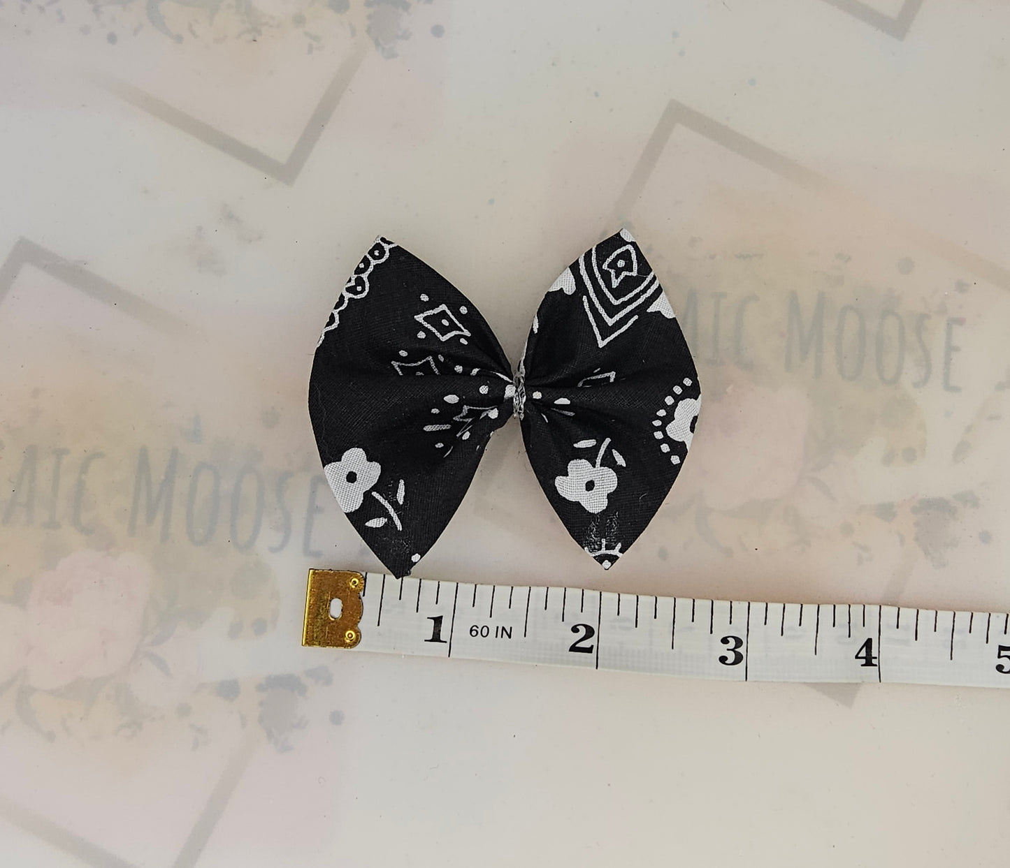 Black bandana print bows